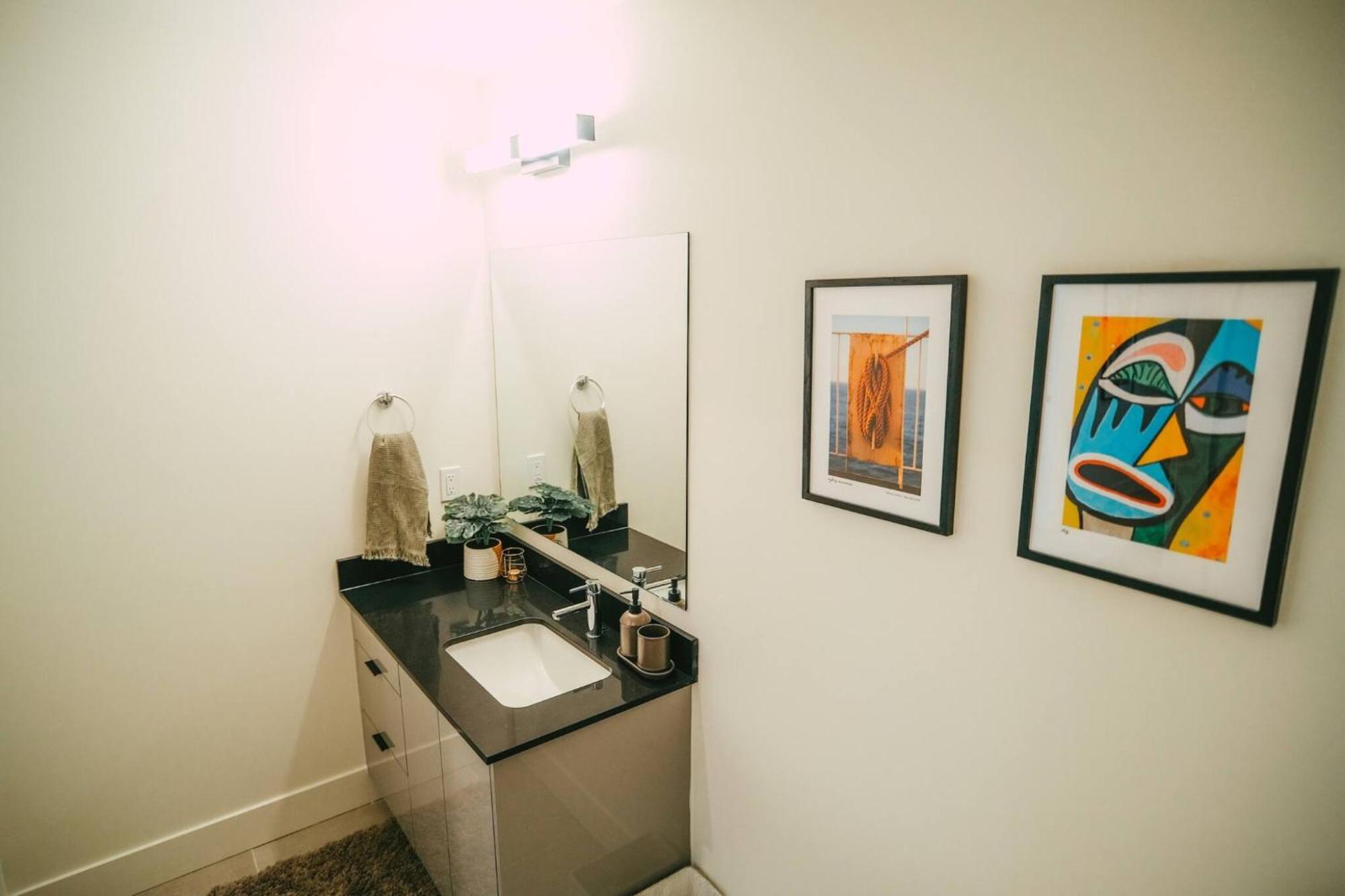 Chic Cozy Retreat - 2Br - Stunning North End Views Leilighet Halifax Eksteriør bilde
